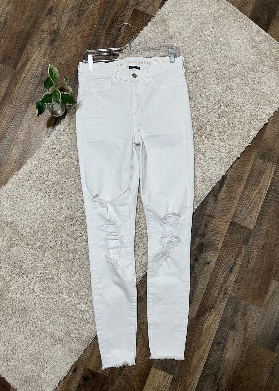 American Eagle 6 Long White Distressed High V-Rise Edgy Jegging Skinny Jeans NWT